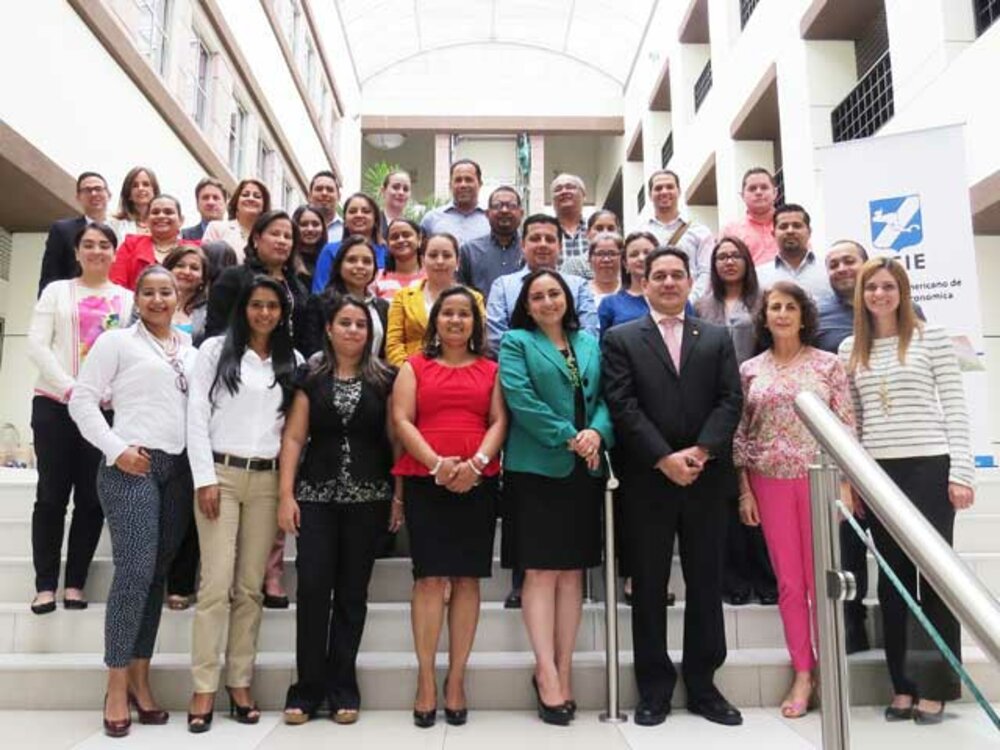 La jornada de capacitación se llevó a cabo en el edificio sede del BCIE y estaba dirigida a las unidades ejecutoras de las Secretarias de Estado del Gobierno de Honduras, Sector Privado e Instituciones Financieras.