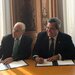 Firmaron el acuerdo el Presidente Ejecutivo del BCIE Dr. Dante Mossi y el Secretario General de OCDE, Sr. Angel Gurrí.