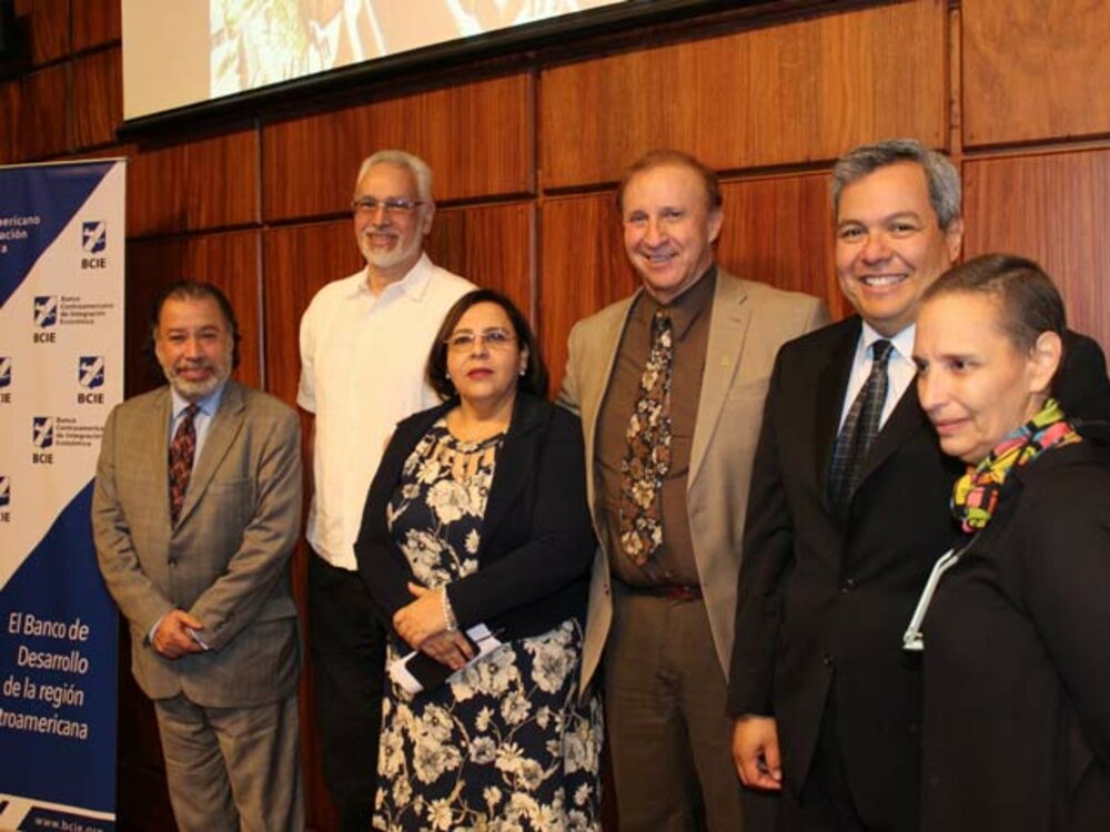 La confencia estuvo presidida por el Presidente Ejecutivo del BCIE y el Director por Guatemala ante el BCIE, José Carlos Castañeda.